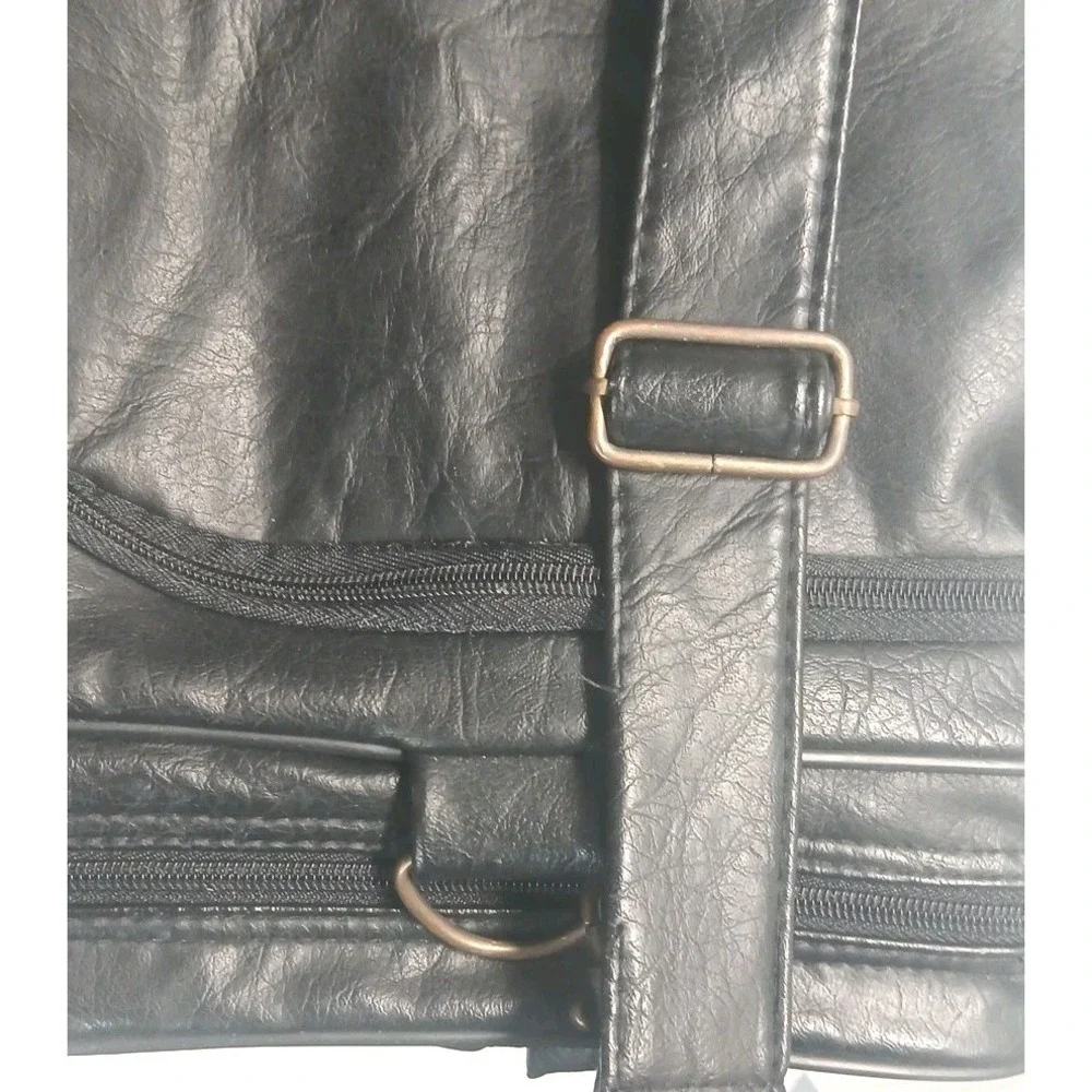 Vtg 90s WILSON Leather Gym /Sports/ Duffle /Carry On Bag 4 Zip Compartments 24
